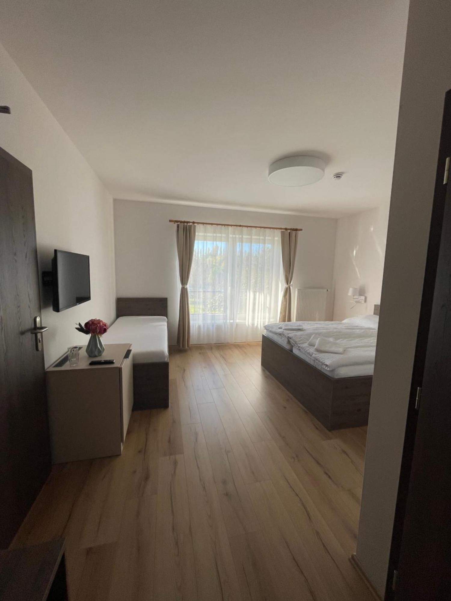 Zafir Otel Dunajská Streda Dış mekan fotoğraf