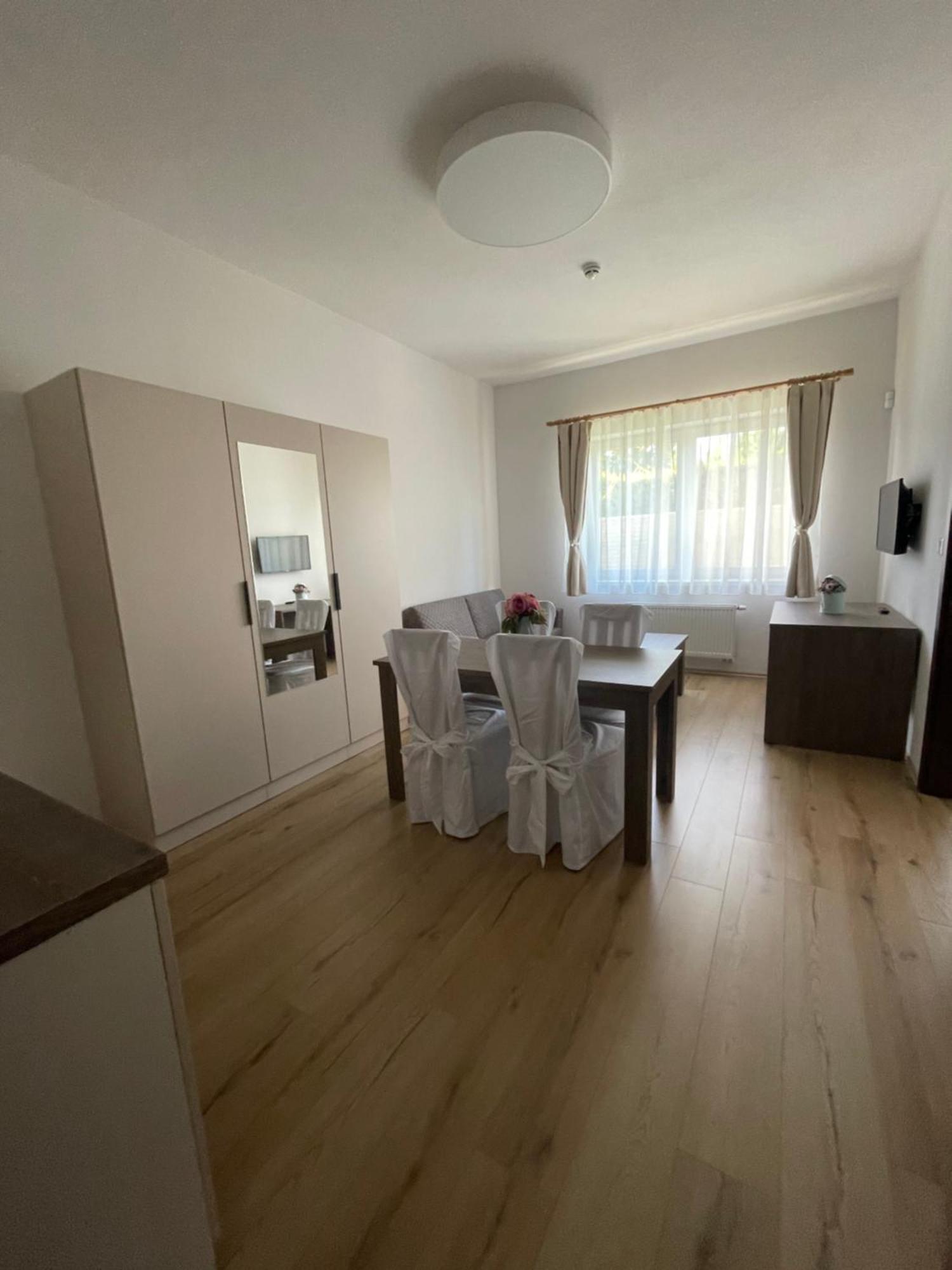 Zafir Otel Dunajská Streda Dış mekan fotoğraf