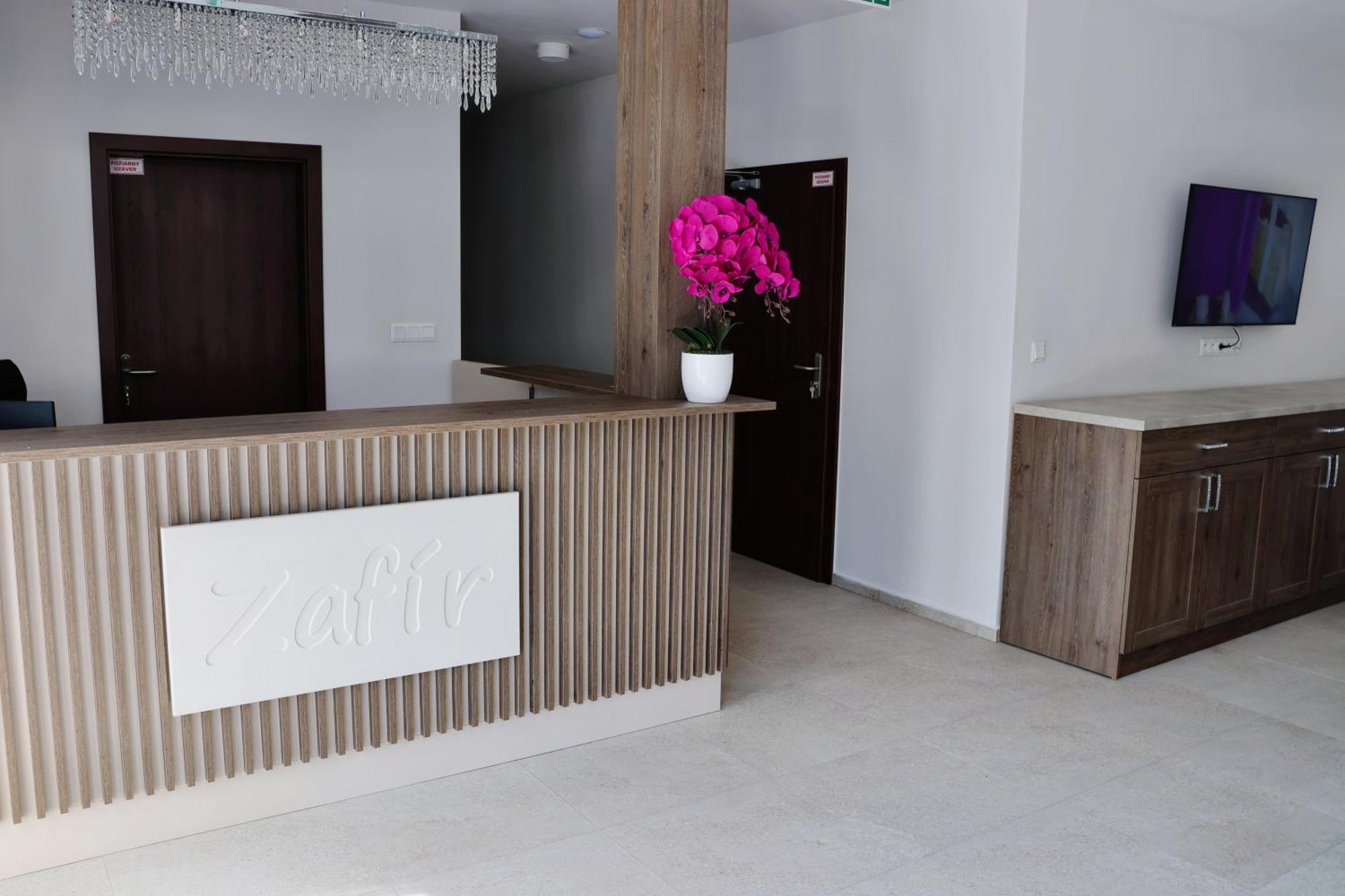 Zafir Otel Dunajská Streda Dış mekan fotoğraf